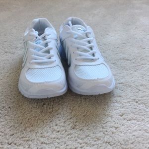 White tennis shoes